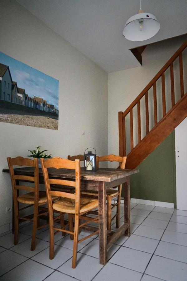 Domaine Airborne Bed & Breakfast Carentan-les-Marais Exterior foto