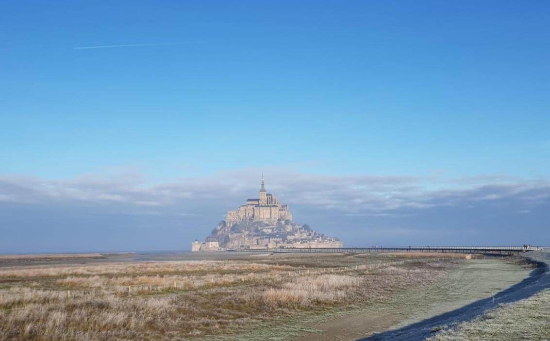Domaine Airborne Bed & Breakfast Carentan-les-Marais Exterior foto